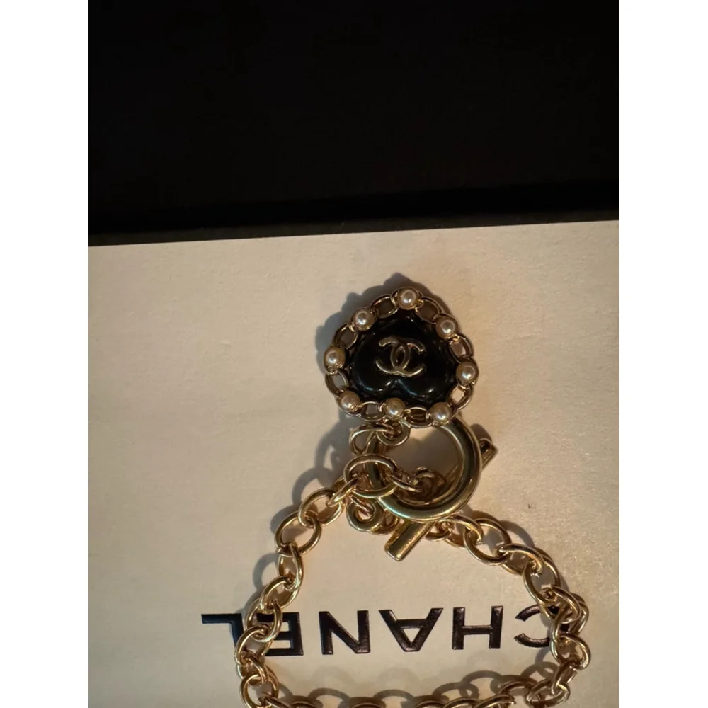 Handmade Gold Chain Bracelet Black Heart Charm Pearl Detail Designer Inspired - Picture 8 of 8
